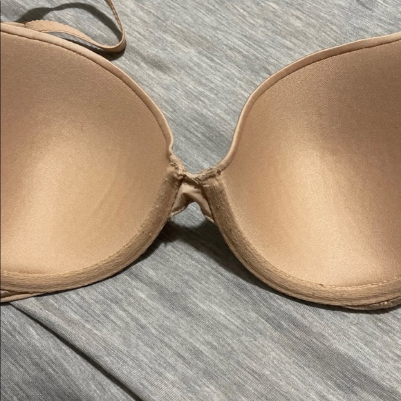 Calvin Klein - Picture 2 of 4